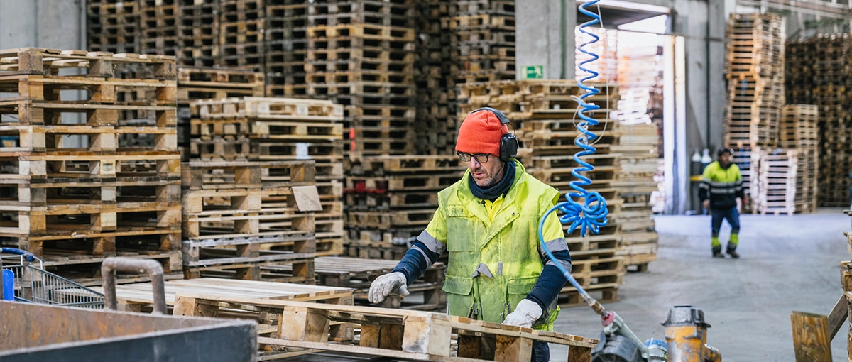 Band Saw Maintenance: A Key to Keeping Your Pallet Recycling Costs Low