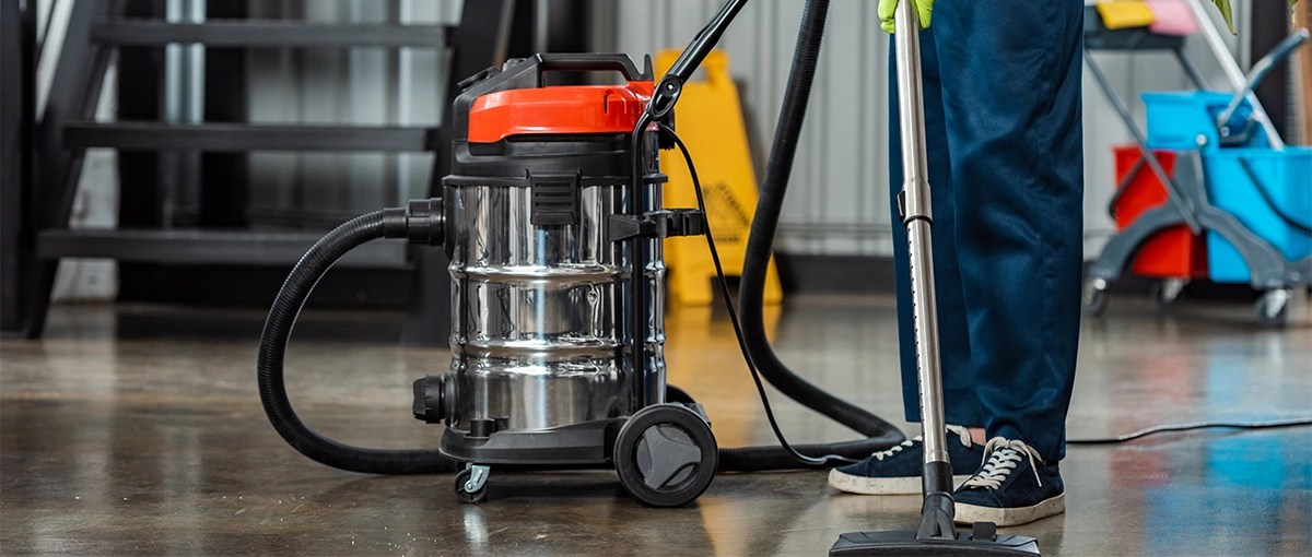 Industrial Vacuums (Wet vs Dry): Which Is Right for You?