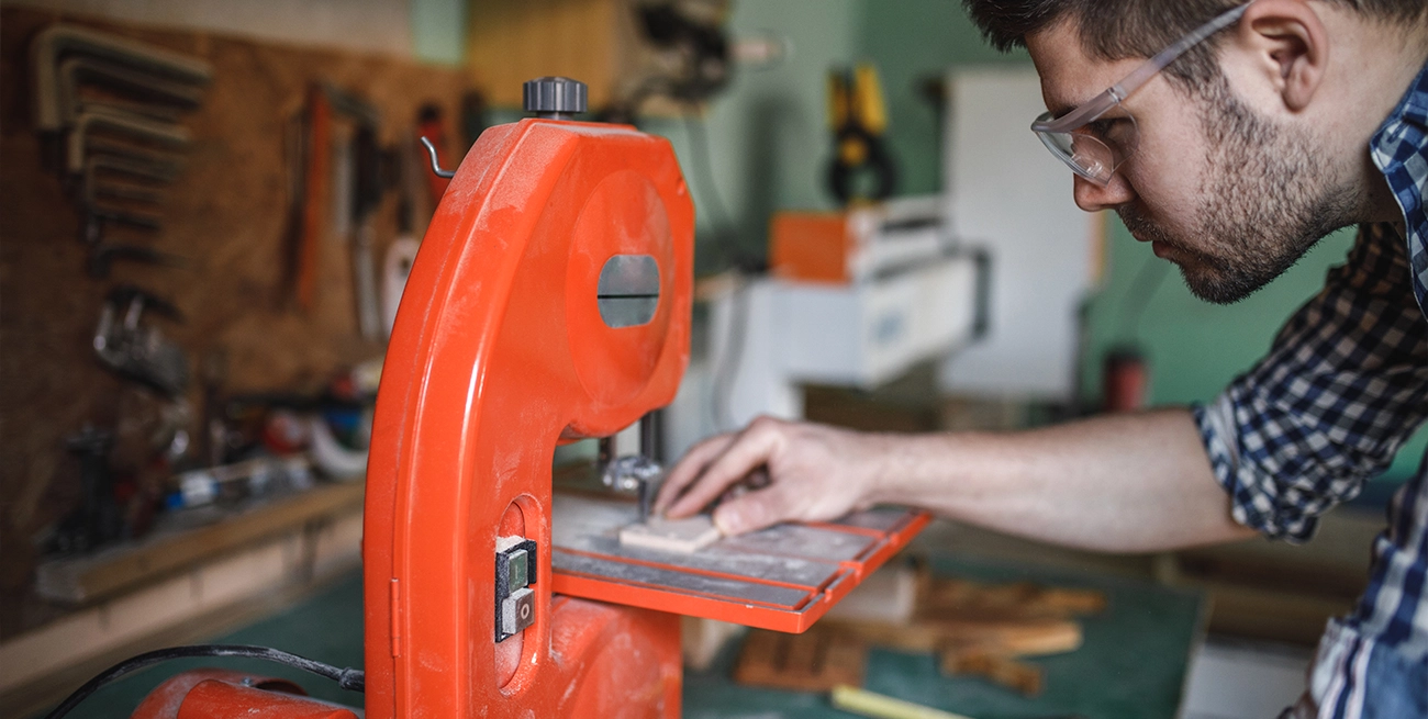 Optimizing Bandsaw Use in Metal Fabrication vs Woodworking