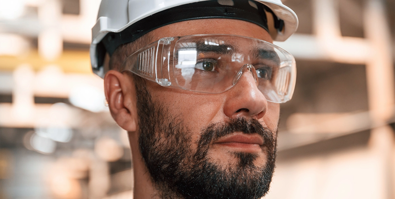 Safety Glasses vs. Safety Goggles: Which Is Right for Your Team?